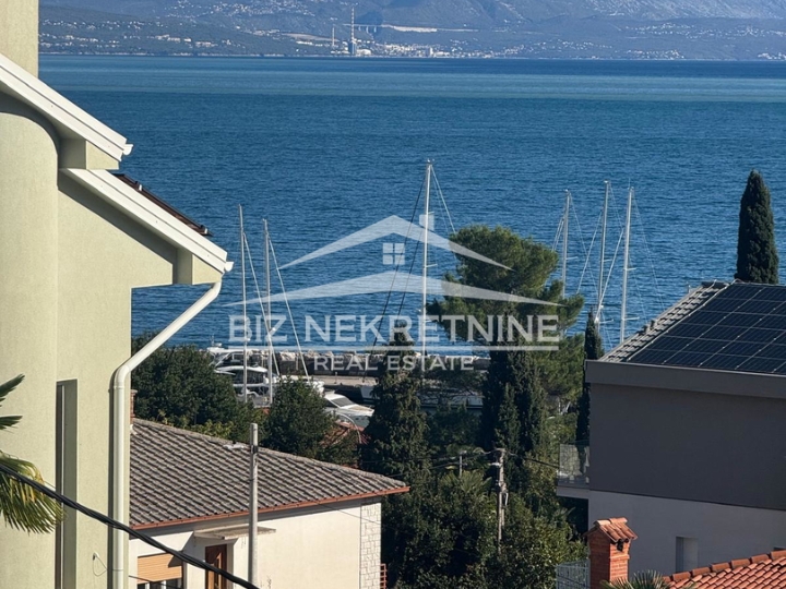Opatija, Ičići, 4S+DB, 180m2, u ekskluzivnoj villi, 100m od mora
