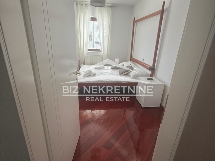 Opatija, Ičići, 4S+DB, 180m2, u ekskluzivnoj villi, 100m od mora