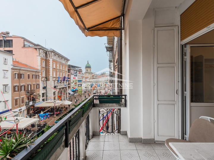 Rijeka-Centar 2S+DB 75m2 na samom Korzu s parkirnim mjestom