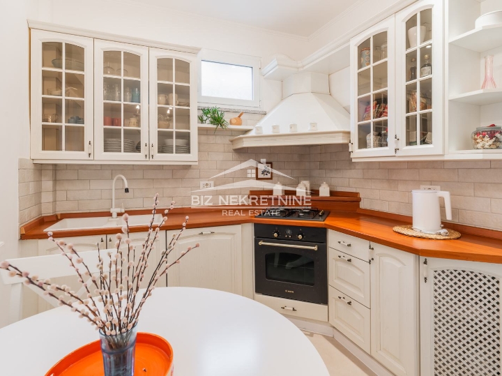 Rijeka-Centar 2S+DB 75m2 na samom Korzu s parkirnim mjestom