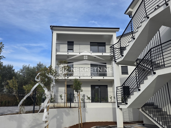 Krk-Čižići, 2S+DB, 70m2, novogradnja s pogledom na more