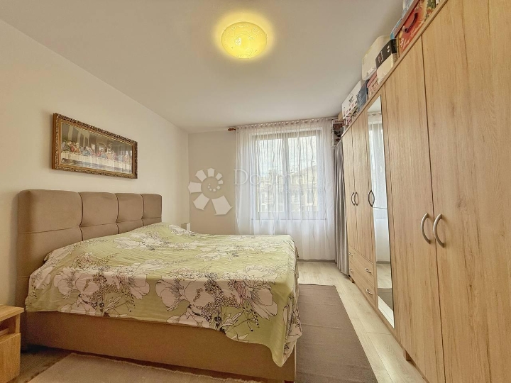 Hitno! Krasan obiteljski stan na 2. katu - samo kod nas