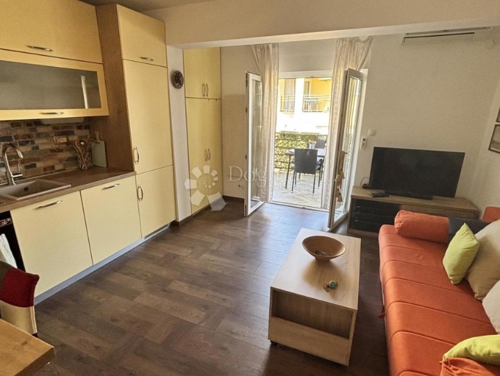 Krk, Njivice, stan s dvije terase!