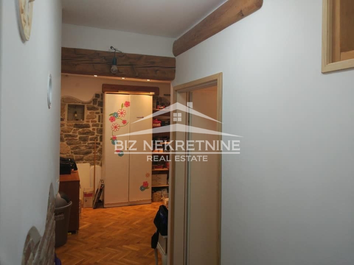 Centar, stan 99m2, 5Skl.