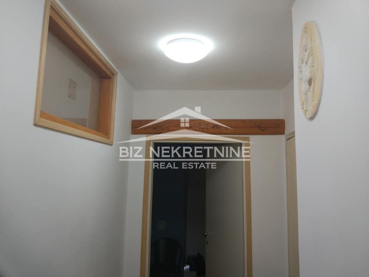 Centar, stan 99m2, 5Skl.