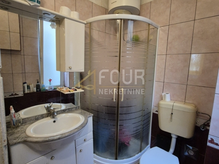 Rijeka, širi Centar, 46.65m2, 1S+DB, namješten stan