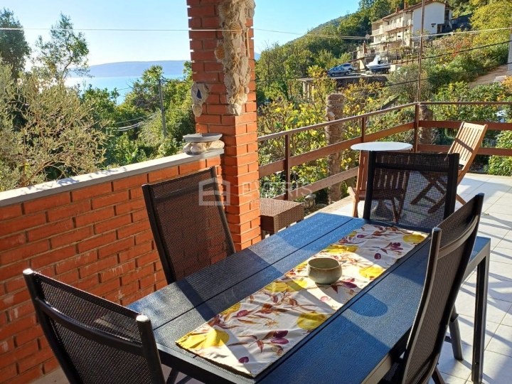 Mošćenička Draga, kuća s 4 stana, pogled more, vrt