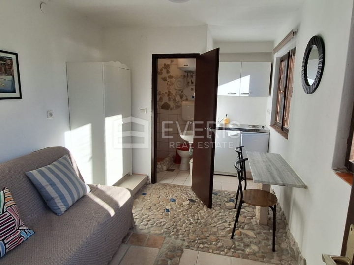 Mošćenička Draga, kuća s 4 stana, pogled more, vrt