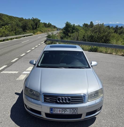 Audi A8 quattro