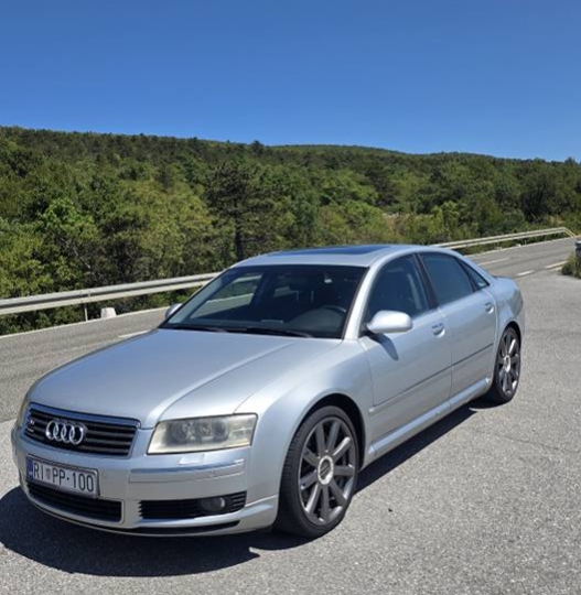 Audi A8 quattro