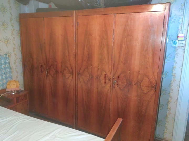 Antikni namještaj, krevet, ormari