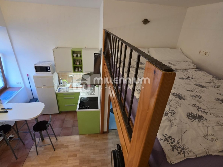 Centar, Rijeka, 19m2, garsonijera