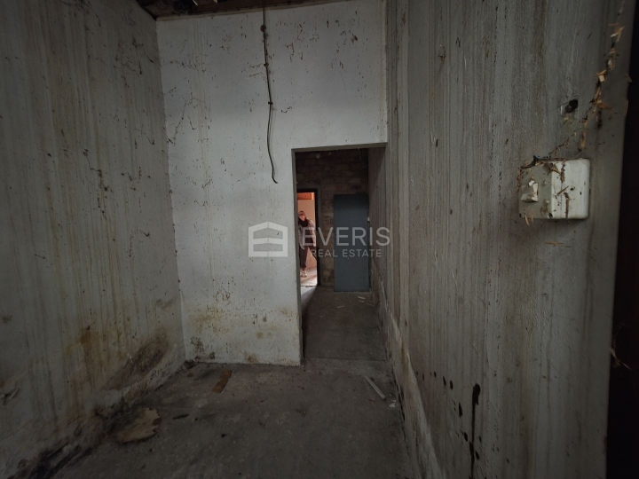 Rijeka, Mlaka, poslovni prostor 460 m2, zakup