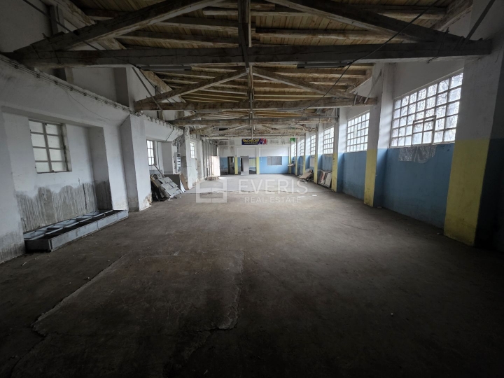 Rijeka, Mlaka, poslovni prostor 460 m2, zakup