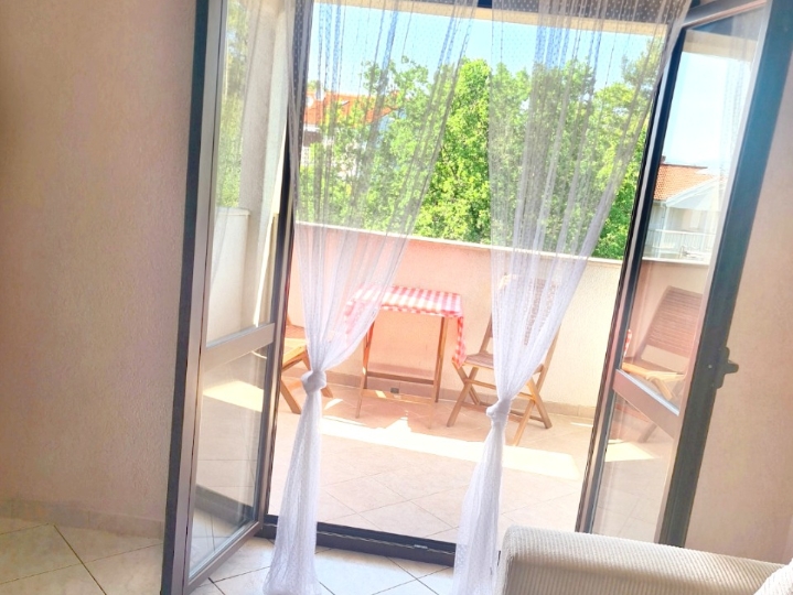 Malinska, 42 m2, pakirno mjesto