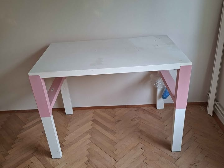 Radni stol za školarce