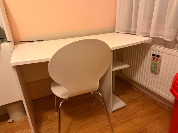 Radni stol i stolica poklanjam