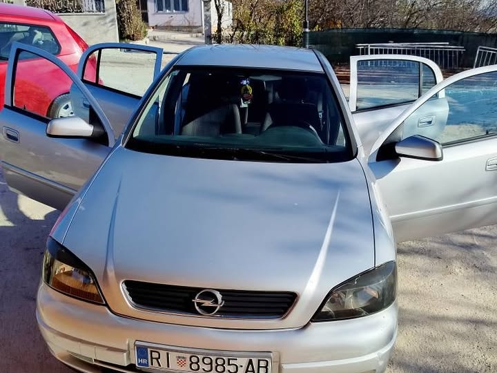 Opel Astra 1.7