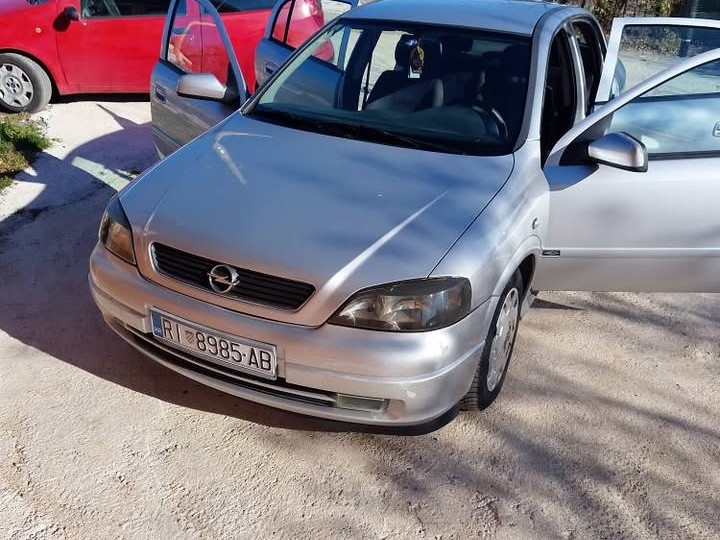 Opel Astra 1.7