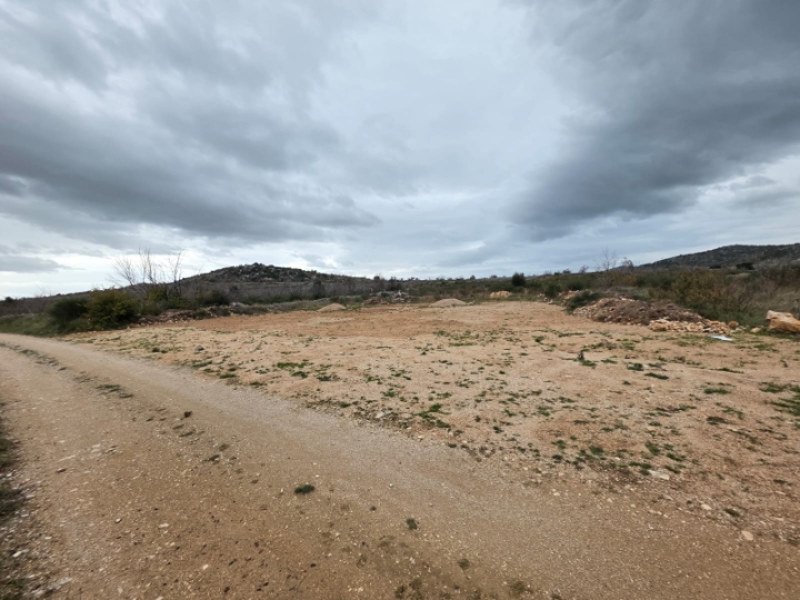 Najam terena 7000 m2 Vodice