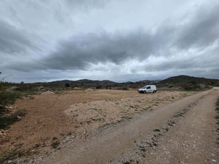 Najam terena 7000 m2 Vodice