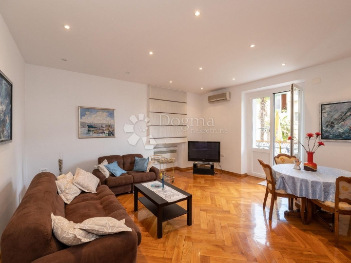 Opatija, Centar, dugoročan najam, 55 m2