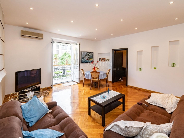 Opatija, Centar, dugoročan najam, 55 m2