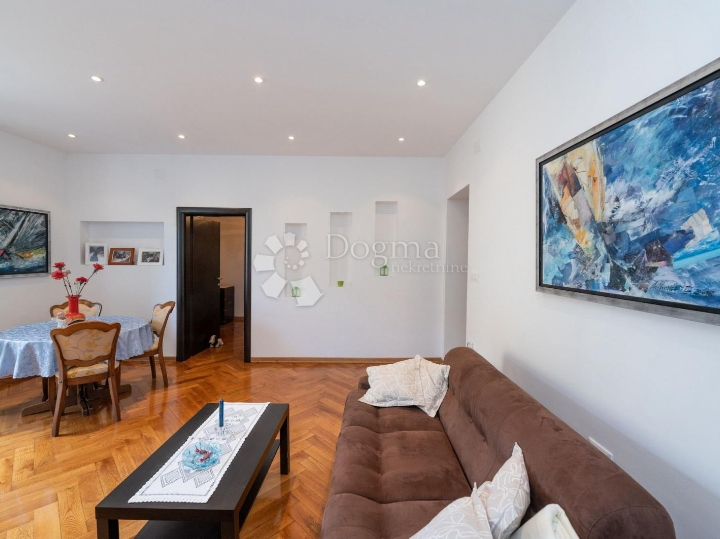 Opatija, Centar, dugoročan najam, 55 m2