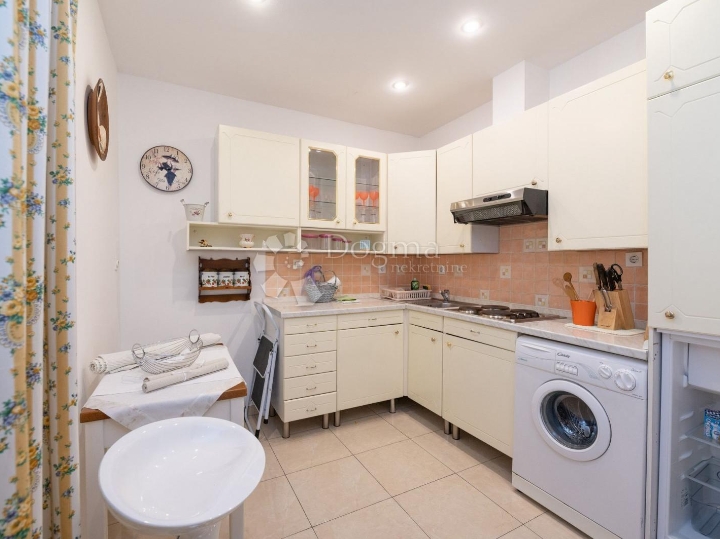 Opatija, Centar, dugoročan najam, 55 m2