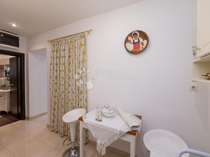 Opatija, Centar, dugoročan najam, 55 m2