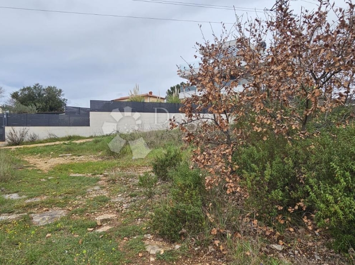 Građevinsko zemljište 700 m od mora