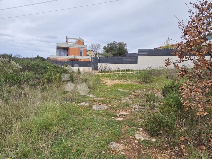 Građevinsko zemljište 700 m od mora