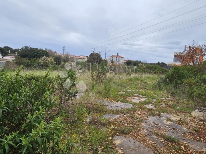 Građevinsko zemljište 700 m od mora