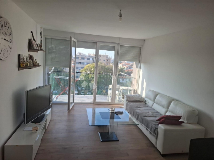 Predivan bombon u Srcu Pule - stan za dugoročni najam