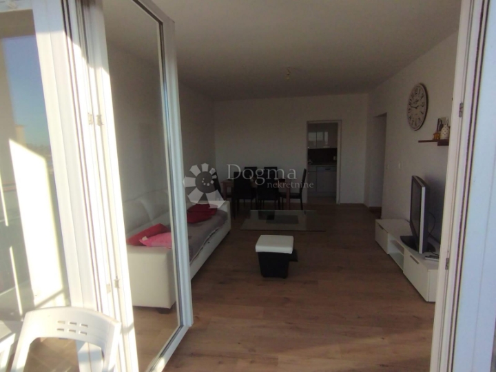 Predivan bombon u Srcu Pule - stan za dugoročni najam