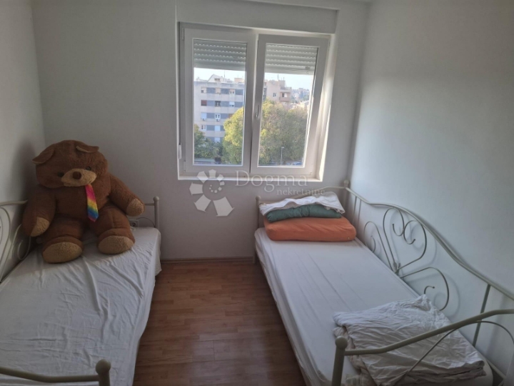 Predivan bombon u Srcu Pule - stan za dugoročni najam