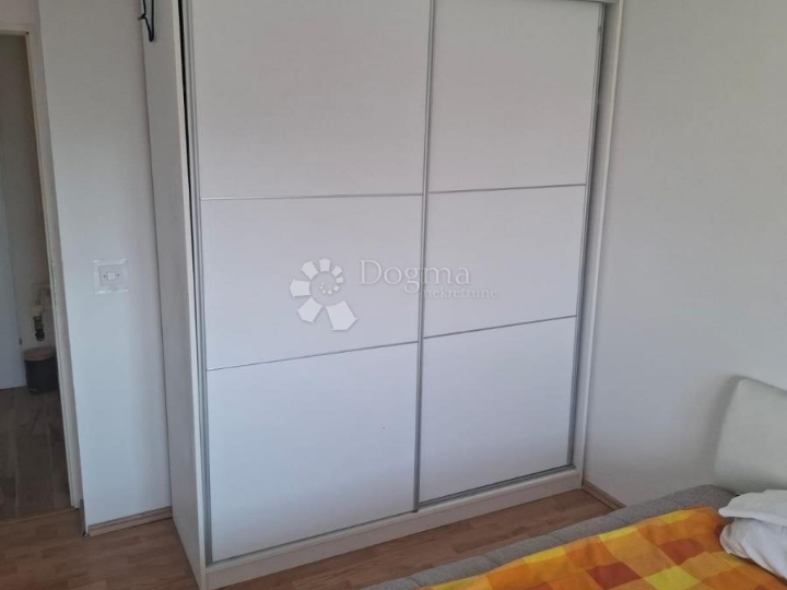 Predivan bombon u Srcu Pule - stan za dugoročni najam