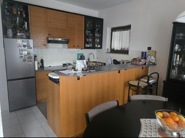 Velika kuća s više mogućnosti - Drenova