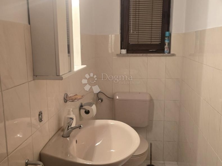 Velika kuća s više mogućnosti - Drenova