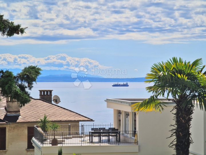 Opatija, moderan 2S+DB, bazen, 2 parking mjesta