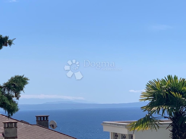 Opatija, moderan 2S+DB, bazen, 2 parking mjesta