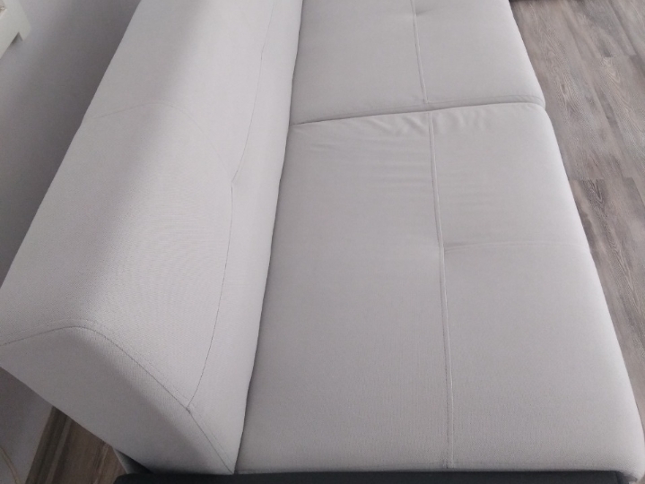 Trosjed s ležajem i spremnikom