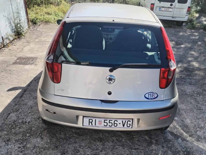 Prodajem Fiat Punto