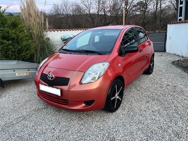 Toyota Yaris 1.3 VVT-i....odlična!!