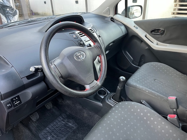 Toyota Yaris 1.3 VVT-i....odlična!!