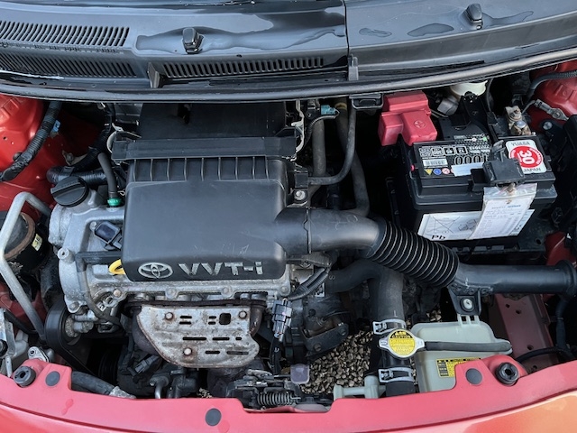 Toyota Yaris 1.3 VVT-i....odlična!!