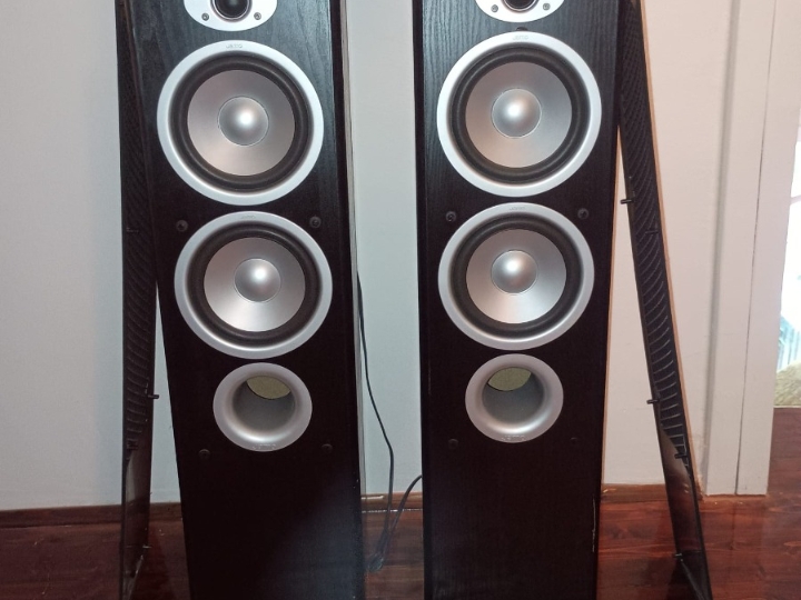 Pojačalo Pioneer i Jamo zvučnici