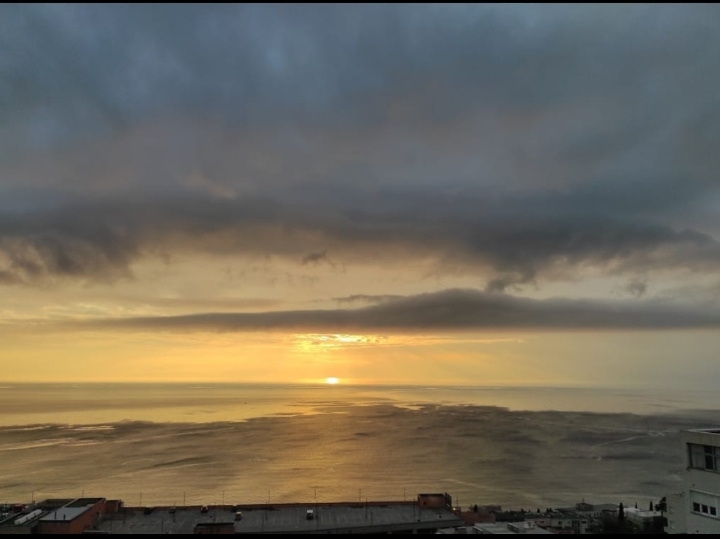 Soba za studente, Podvežica