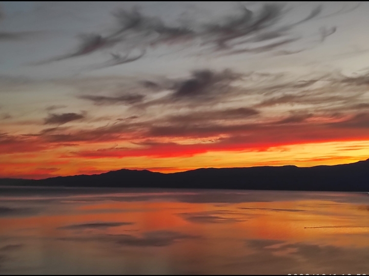 Soba za studente, Podvežica