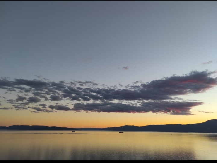 Soba za studente, Podvežica